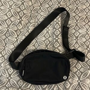 NWOT Lululemon Everywhere Belt Bag